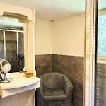 Spacious In With Mont Blanc View Шале Шамони