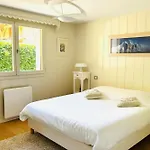Spacious In With Mont Blanc View בקתה